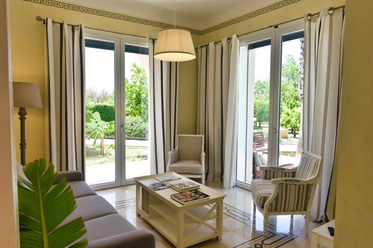 Villa Sirgole Rosa With Pool, Galatina Cutrofiano Zewnętrze zdjęcie